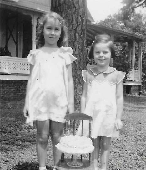 Mildred Pike Simon (right) in front of the House of Many Porches, ca. mid-1930s. Photo courtesy of JKOA